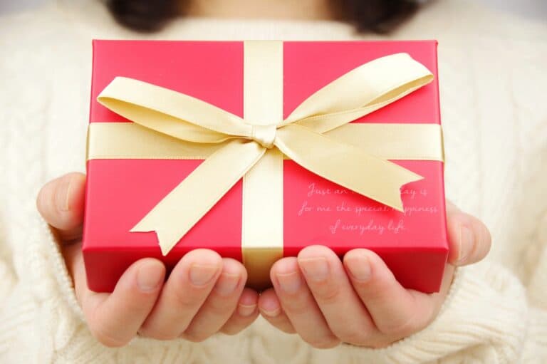 「返報性の原理」は定番のビジネス手法!Webサイト運用に役立てるコツ